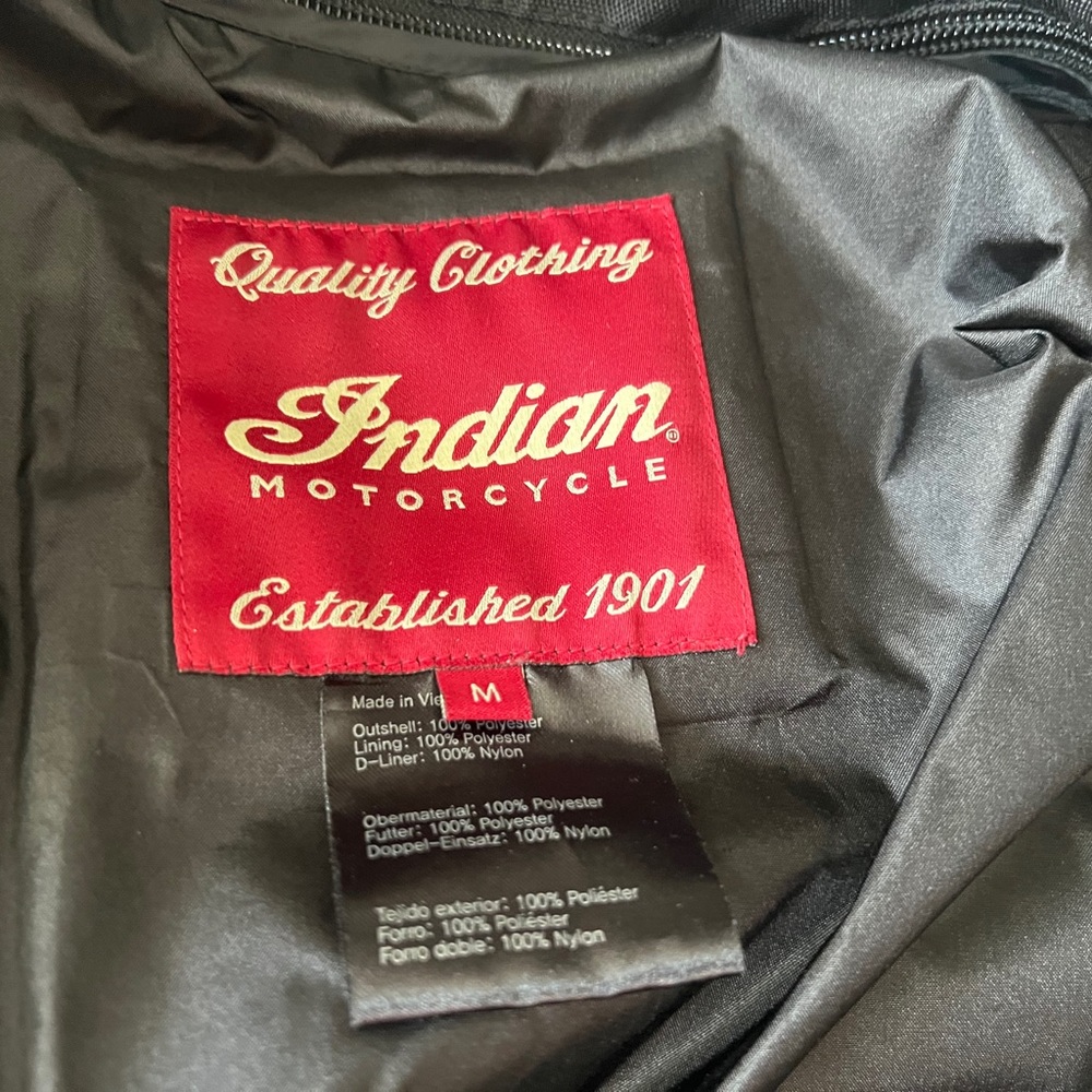 Original and authentic Indian Motorcycle jacket. Beautiful condition.